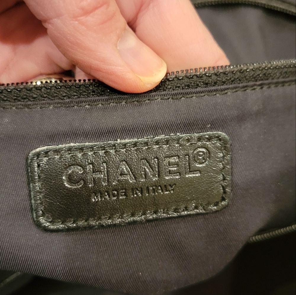 Chanel Travel Line Tote Black Authentic - Picture 4 of 13